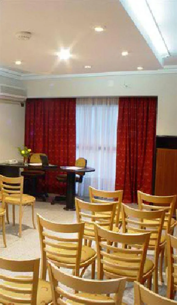 Reina Victoria Suites & Towers Mendoza